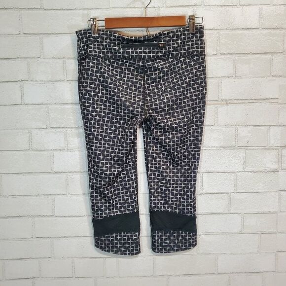 Under Armour black and white leggings - Picture 2 of 13